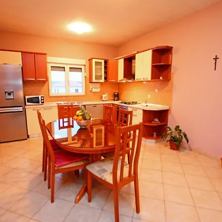 Culina Apartman *